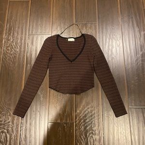 Women’s L.A. Hearts V Neck shirt Size Small